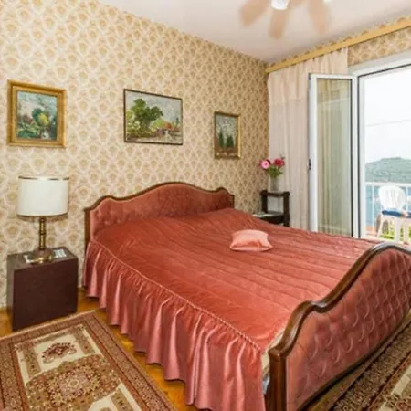 Sea View - Double With Shared Bathroom Apartment